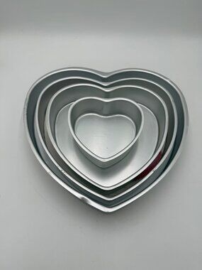 Wilton 4 Piece Heart Cake Pan Set Tiered Baking Silver Aluminum